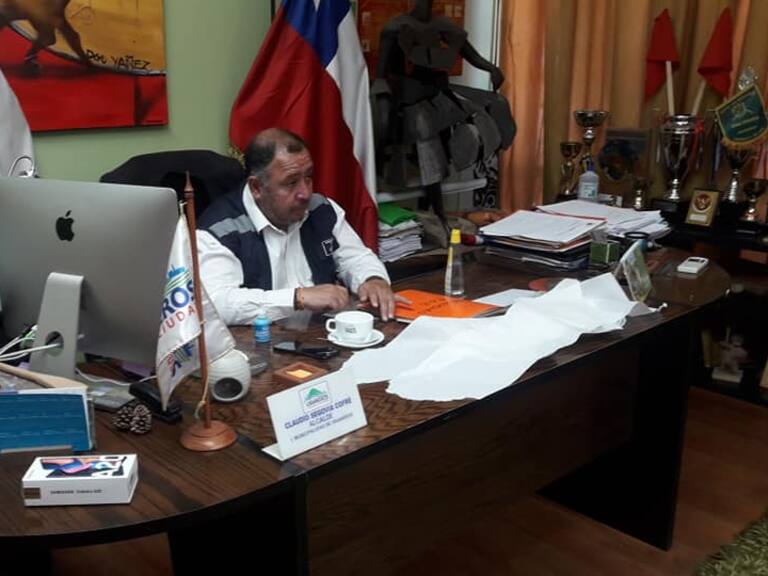 Polémica por declaraciones de alcalde de Graneros: Confesó haber proveído de drogas «lícitas» a contagiado por Covid-19