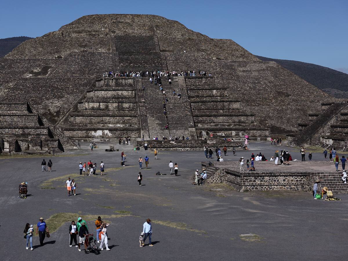 Pánico en Teotihuacán: disparos desde la Pirámide de la Luna dejan dos muertos y escenas de caos entre turistas