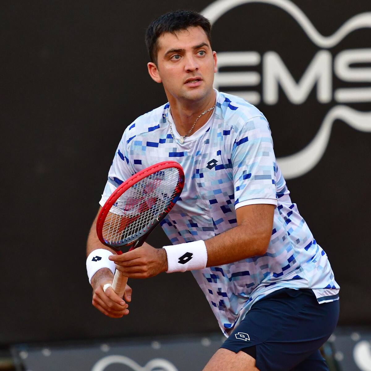 Otro tenista local fuera del Chile Open: Tomás Barrios sufre una paliza y se despide del torneo en primera ronda
