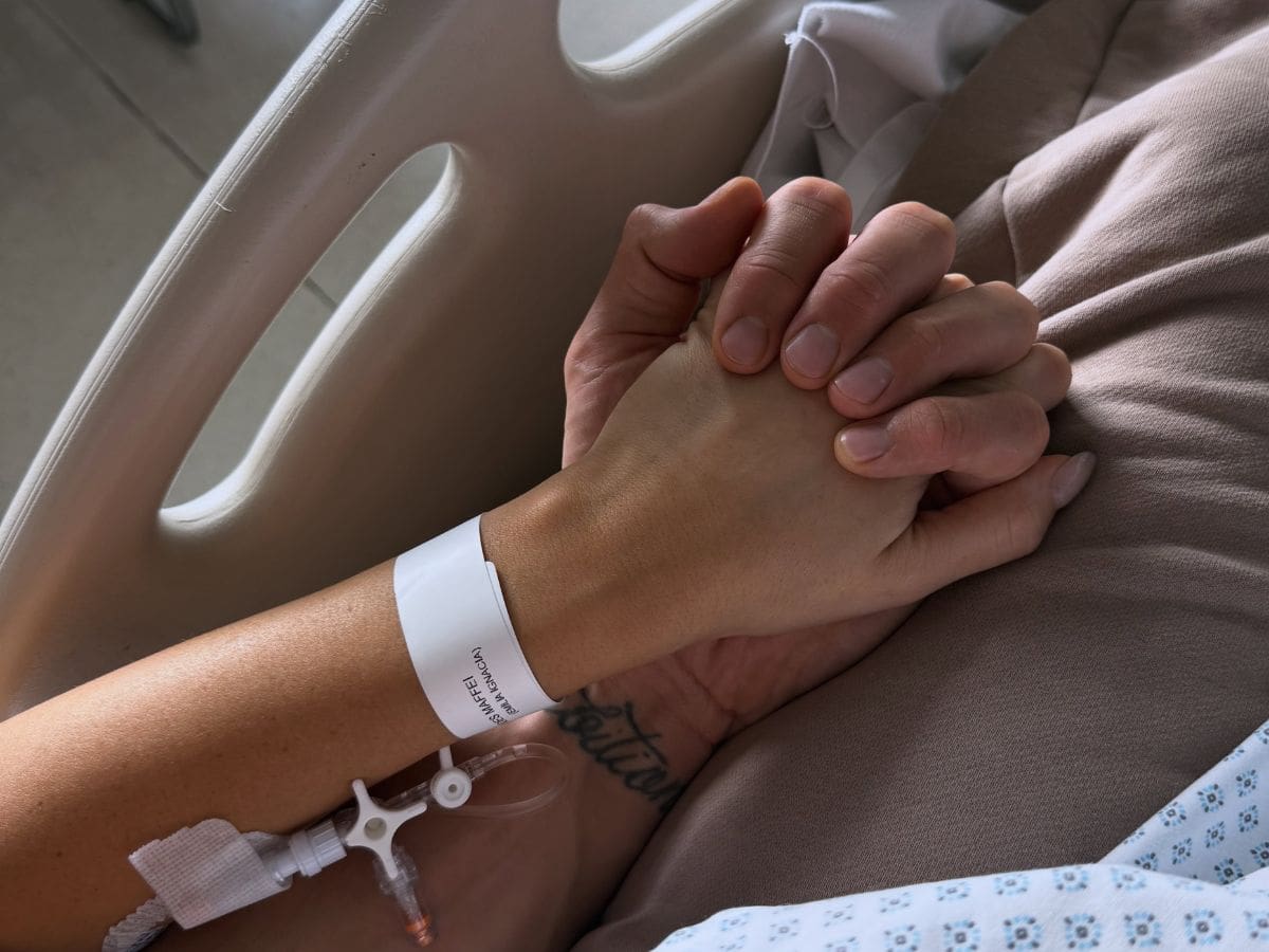 “Salimos corriendo a la clínica”: Sammis Reyes revela delicado episodio de salud que afectó a Emilia Dides durante el fin de semana