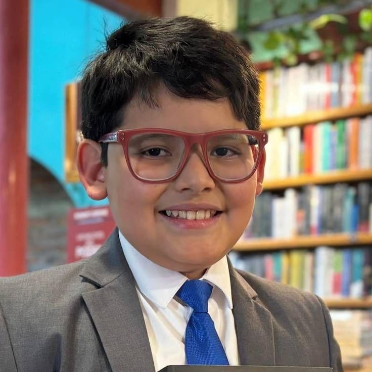 Domina 7 idiomas y ya voló con la NASA: la asombrosa historia de un ‘niño genio’ de 10 años que quiere dejar una huella