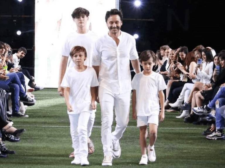 Benjamín Vicuña sorprende desfilando junto a sus hijos mientras Pampita les aplaudía