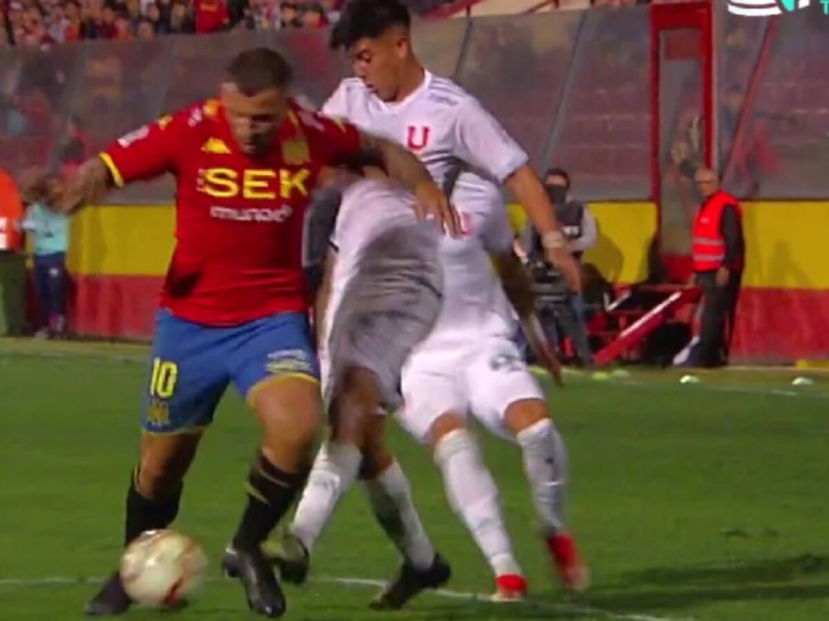 “Dijo que había sido penal”: Emiliano Vecchio asegura que el árbitro admitió su error en duelo ante la U
