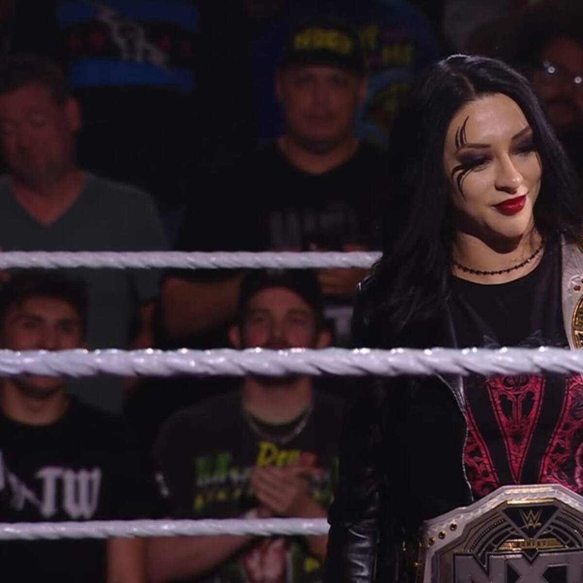 “¡La primera!”: Stephanie Vaquer es ovacionada por fans de WWE tras su primera semana como bicampeona histórica de NXT