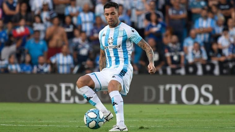 AVELLANEDA, ARGENTINA - FEBRUARY 28: Eugenio Mena of Racing Club controls the ball during a match between Racing Club and Newell's Old Boys as part of Superliga 2019/20 at Presidente Peron Stadium on February 28, 2020 in Avellaneda, Argentina. (Photo by Jam Media/Getty Images)