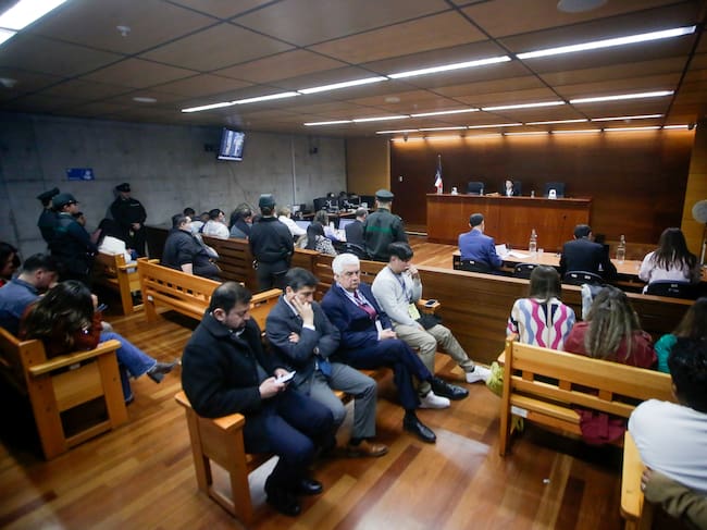 Audiencia de lectura de sentencia contra acusados de emisión masiva de licencias médicas fraudulentas