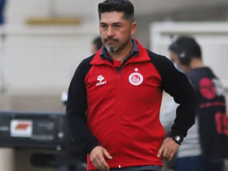 Uno menos: Jonathan Orellana es despedido de la banca de Unión San Felipe