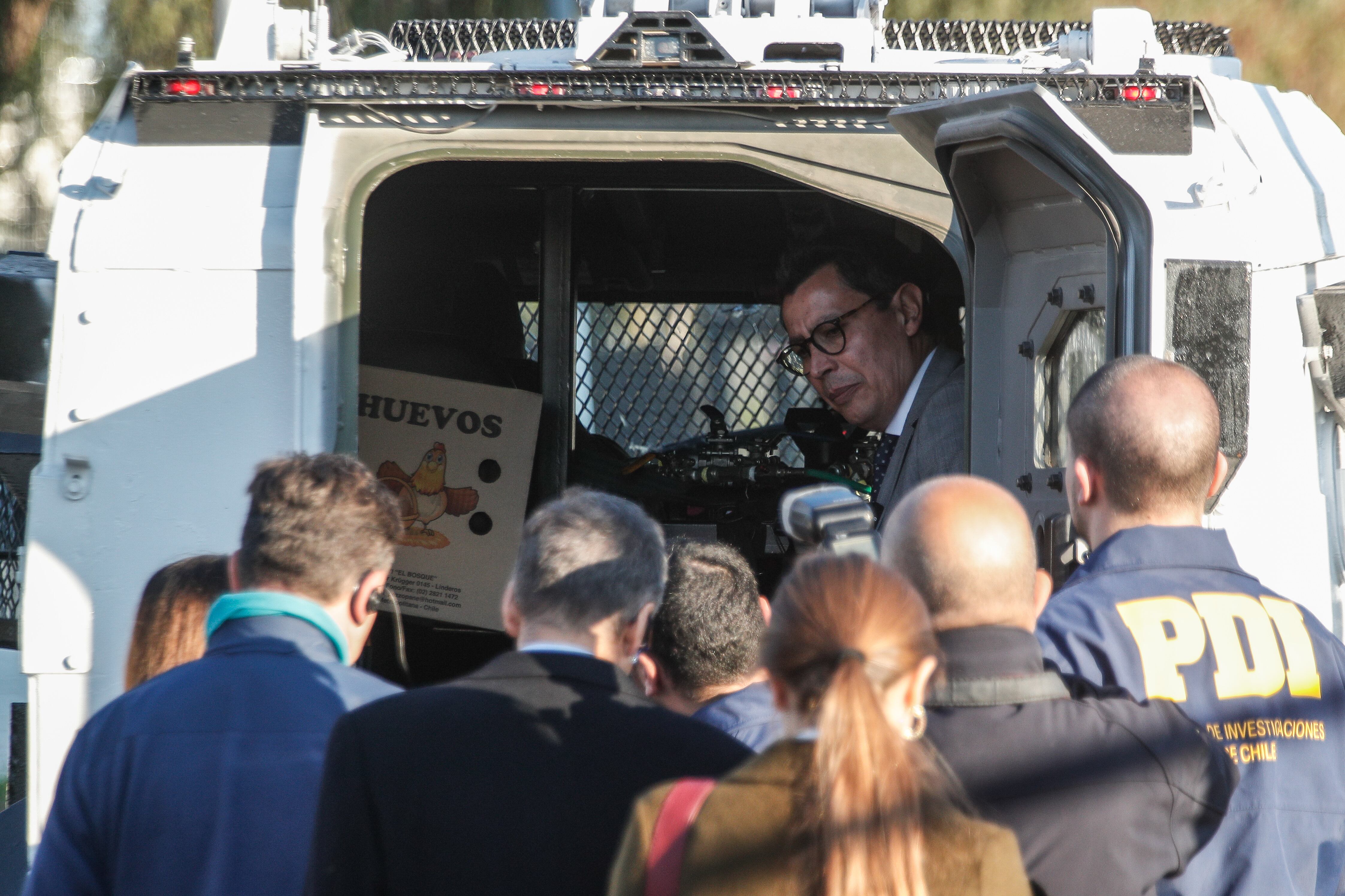 27 DE MAYO DE 2025 / SANTIAGOReconstitución de Escena con los carabineros involucrados donde dos hinchas de Colo Colo fallecieron luego de la intervención de un carro lanza gases de Carabineros en inmediaciones del Estadio Monumental durante el encuentro entre el equipo nacional contra Fortaleza por la copa libertadores el día 10 de Abril del 2025
FOTO: DIEGO MARTIN / AGENCIAUNO