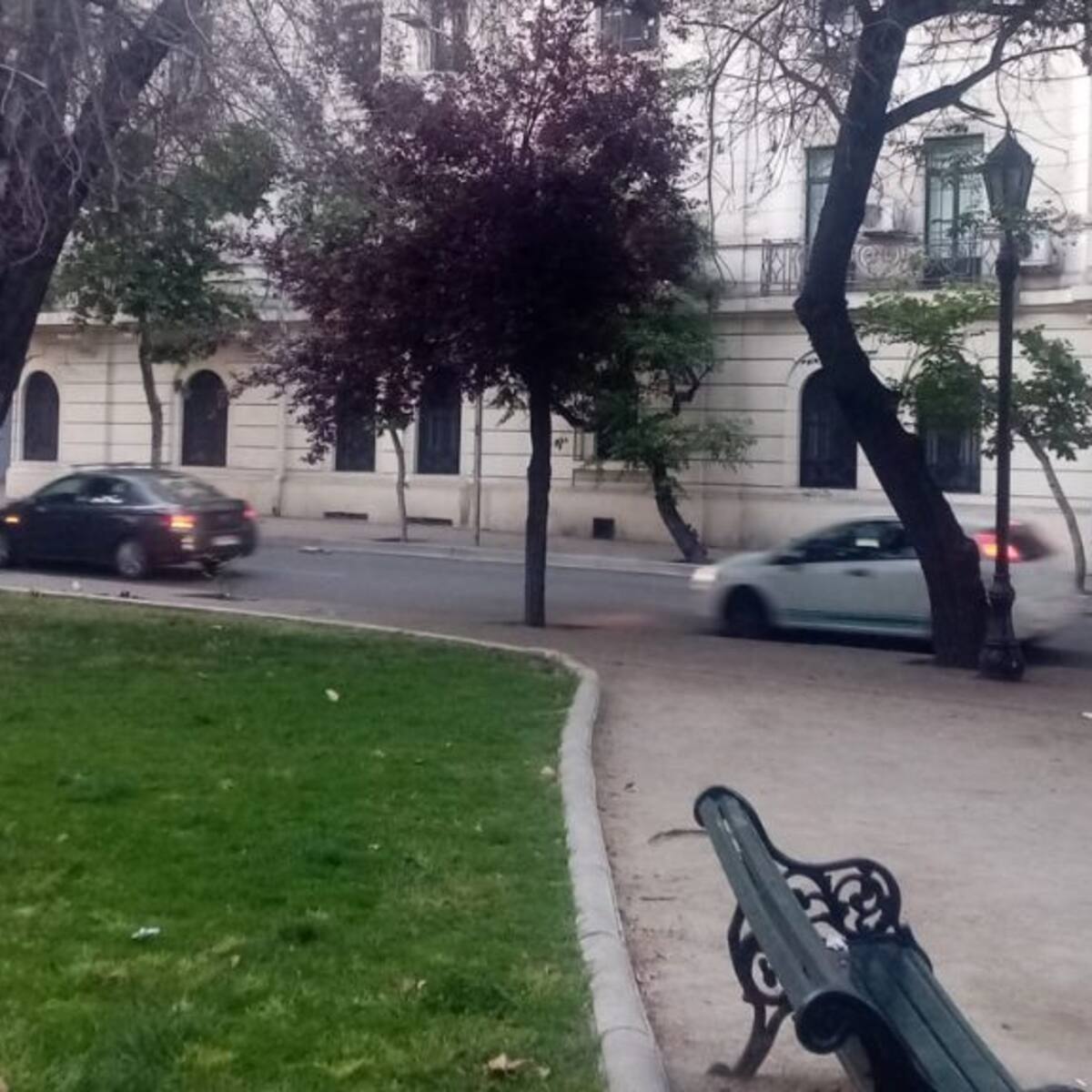 Crimen en el Parque Forestal: hombre muere baleado tras oponer resistencia a un asalto