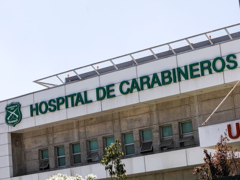 Emergencia química en Hospital de Carabineros: derrame de fenol activó protocolo de seguridad en Ñuñoa