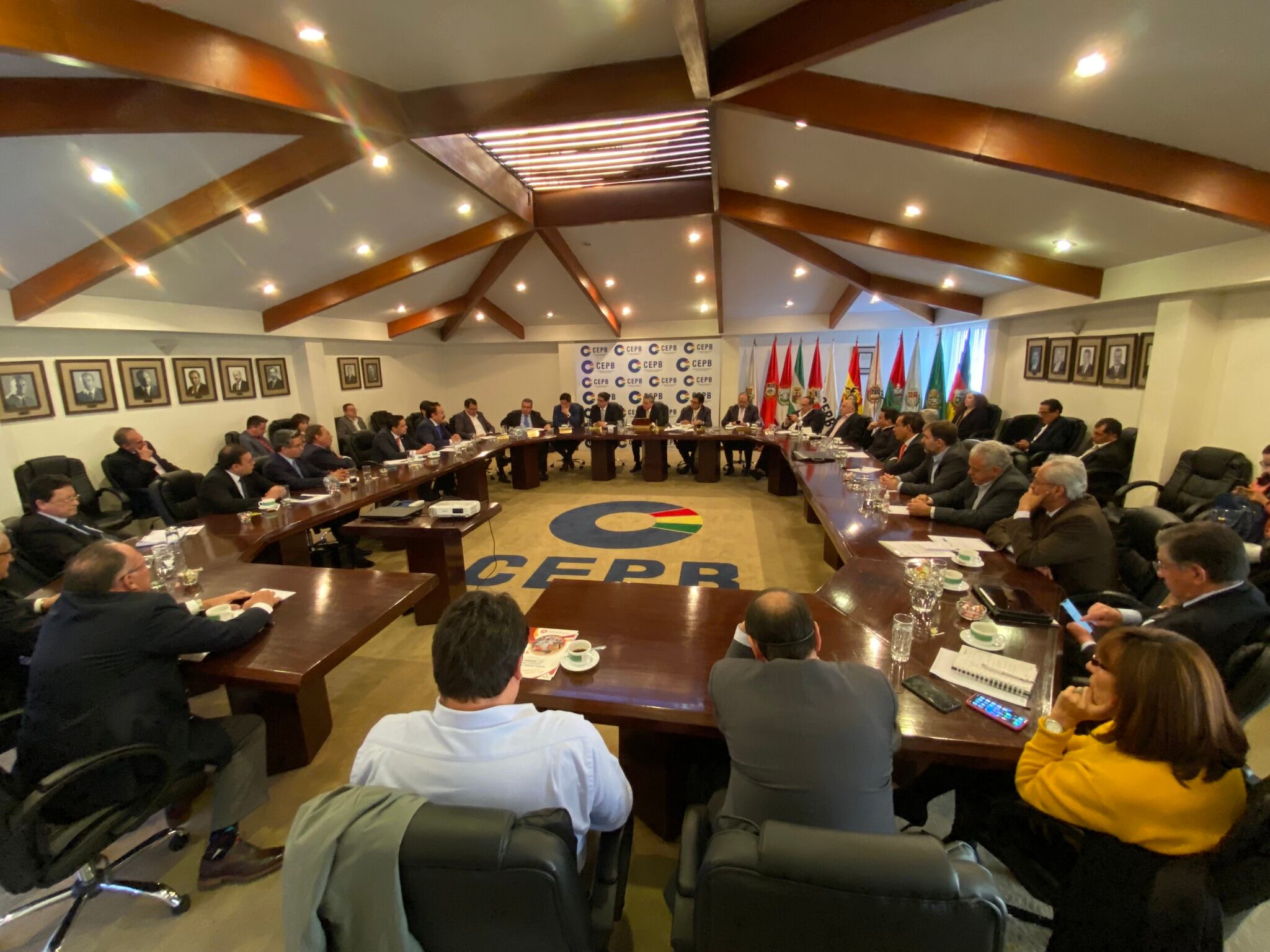 La Confederación de Empresarios Privados de Bolivia (CEPB) celebró desde La Paz la inauguración de la primera planta de biocombustible.