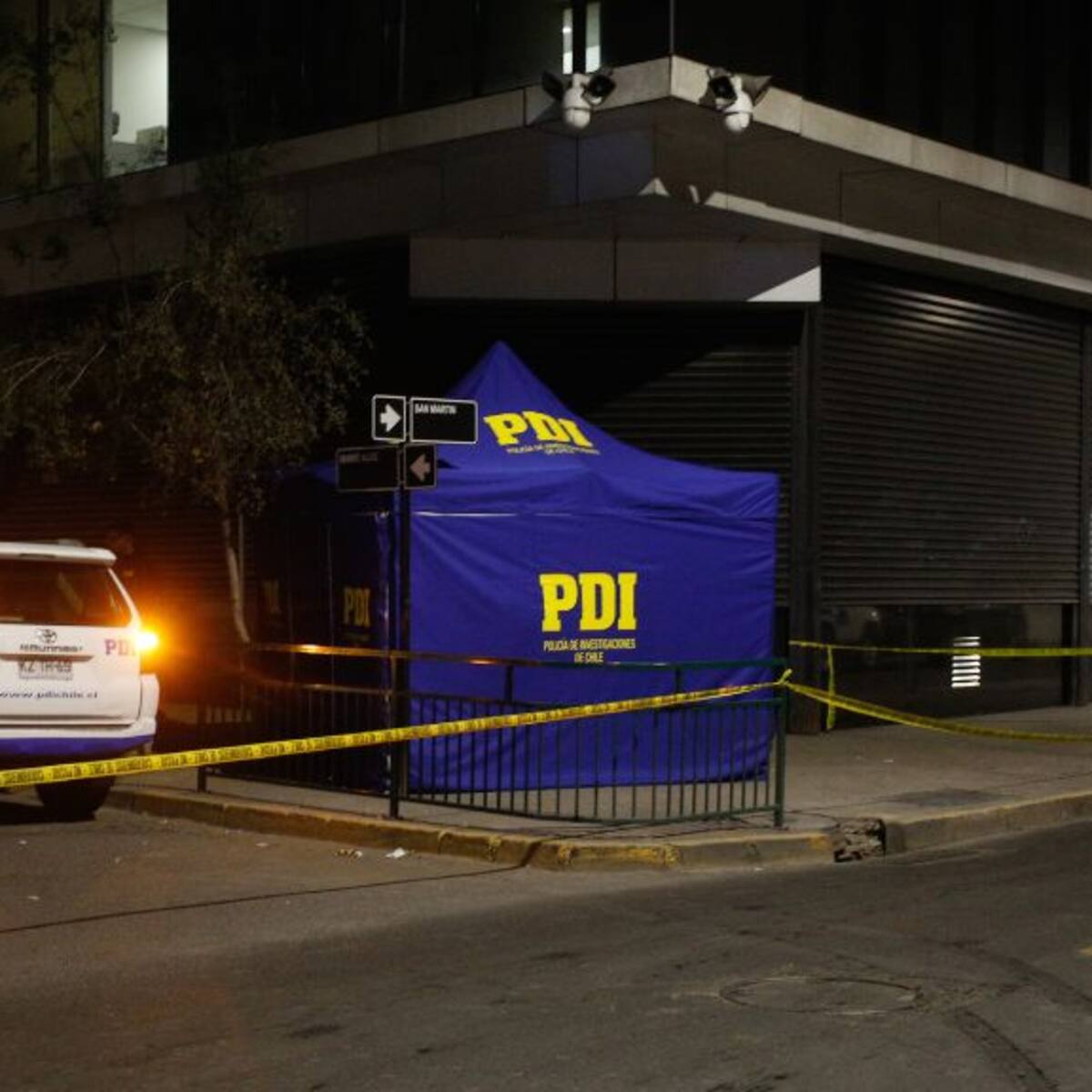 Oficial de Carabineros mata a dos personas que intentaron asaltarlo en Santiago