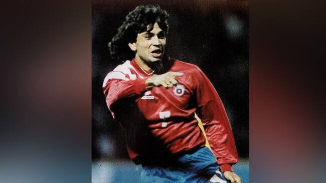 Richard Zambrano analiza la falta de delanteros en Chile: "Hoy juegan dos o tres partidos bien y se van al extranjero, es muy fácil"