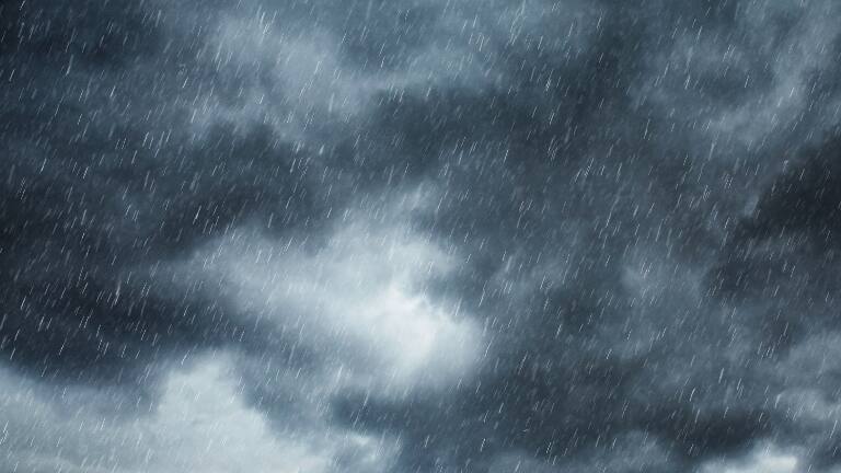 Sistema frontal en Antofagasta y Atacama: se registran lluvias, tormentas eléctricas y fuertes vientos