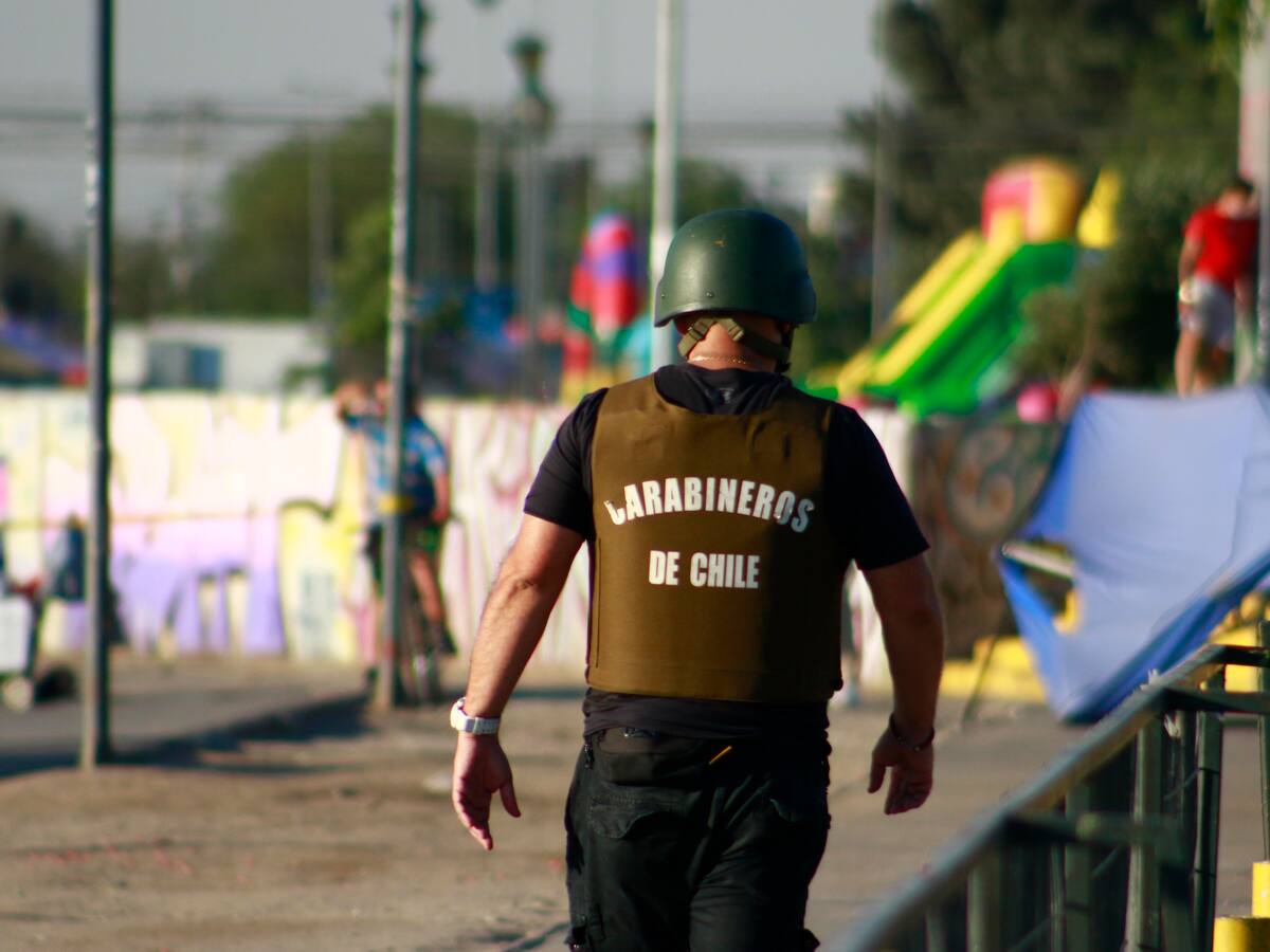 Desconocidos balean y roban a hombre que vendía productos en feria navideña en Maipú tras pelear por rencillas anteriores