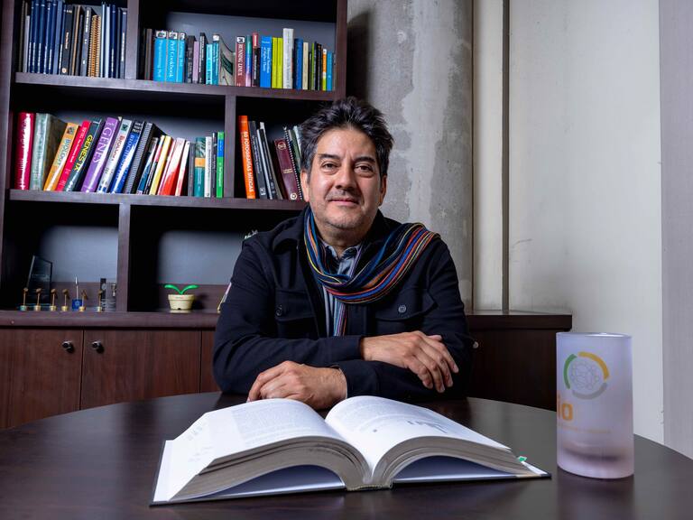 Del Desierto de Atacama al mundo: científico chileno es reconocido como uno de los académicos más citados a nivel global