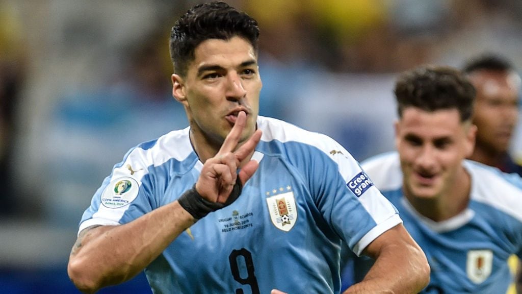 TOPSHOT - Uruguay's Luis Suarez celebrates after scoring against Ecuador during their Copa America football tournament group match at the Mineirao Stadium in Belo Horizonte, Brazil, on June 16, 2019. (Photo by Douglas MAGNO / AFP) (Photo credit should read DOUGLAS MAGNO/AFP via Getty Images)
