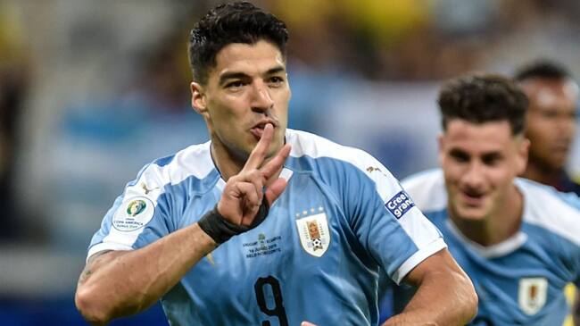 TOPSHOT - Uruguay's Luis Suarez celebrates after scoring against Ecuador during their Copa America football tournament group match at the Mineirao Stadium in Belo Horizonte, Brazil, on June 16, 2019. (Photo by Douglas MAGNO / AFP) (Photo credit should read DOUGLAS MAGNO/AFP via Getty Images)