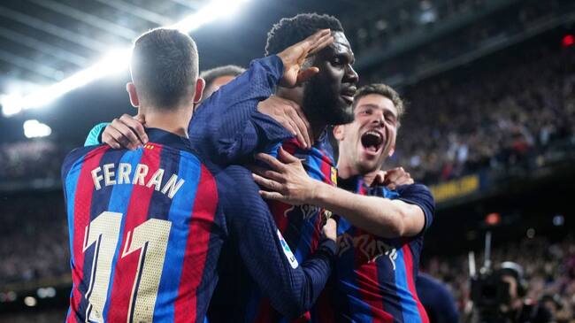 Barcelona se impone al Real Madrid en los descuentos y prácticamente asegura el título de La Liga Española
