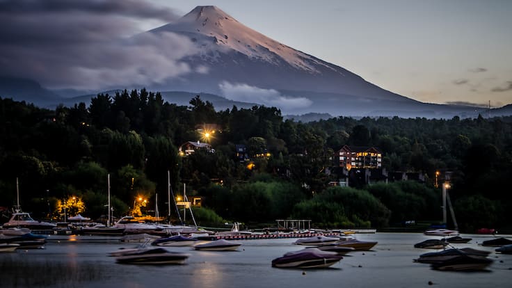 Pucón se prepara para las vacaciones de invierno: alcalde apuesta por nieve, festivales y turismo fuera de temporada