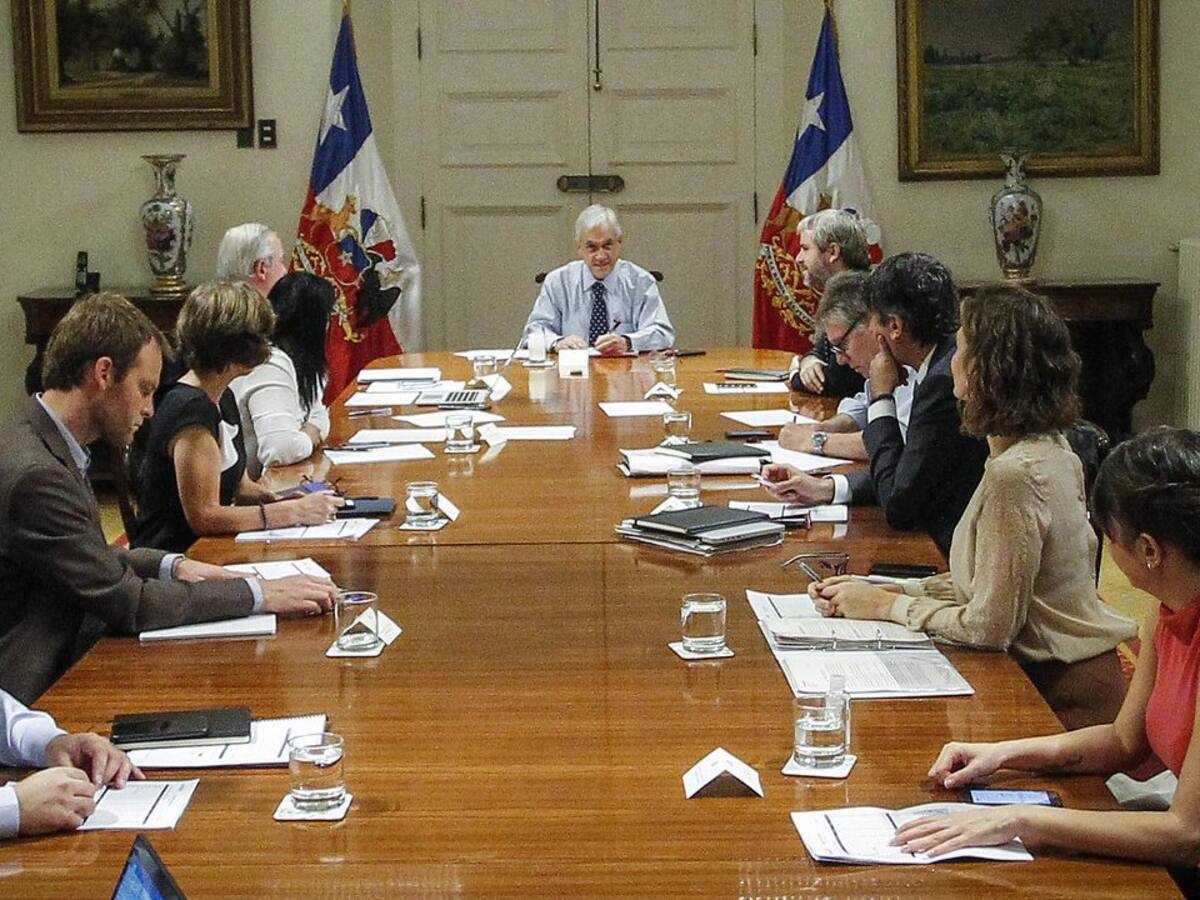 Consejo Asesor por Covid-19 señaló que «no fue consultado» por retorno presencial de funcionarios públicos