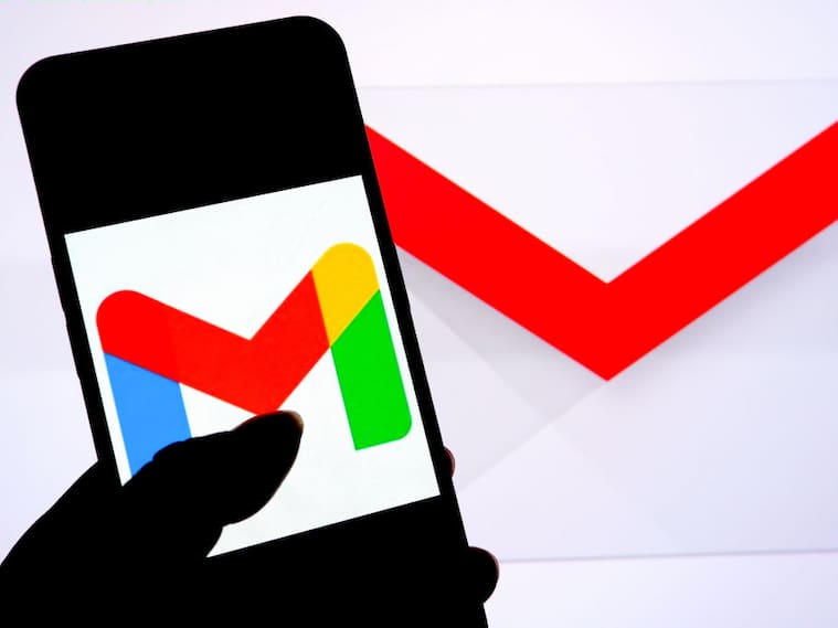 INDIA - 2024/02/04: In this photo illustration, a new Gmail logo is seen displayed on a smartphone. (Photo Illustration by Avishek Das/SOPA Images/LightRocket via Getty Images)
