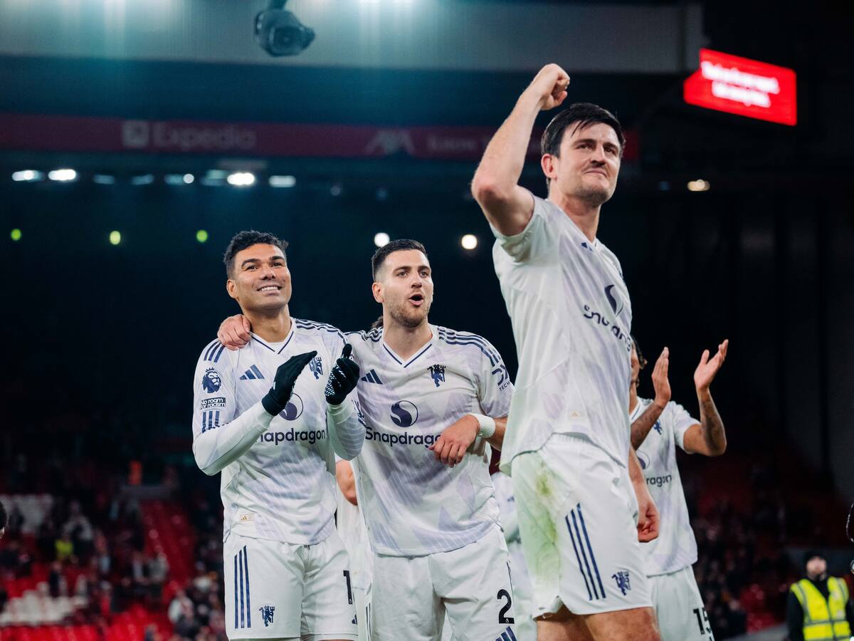 Manchester United saca provecho de la impericia del Liverpool y se lleva el triunfo en el clásico inglés