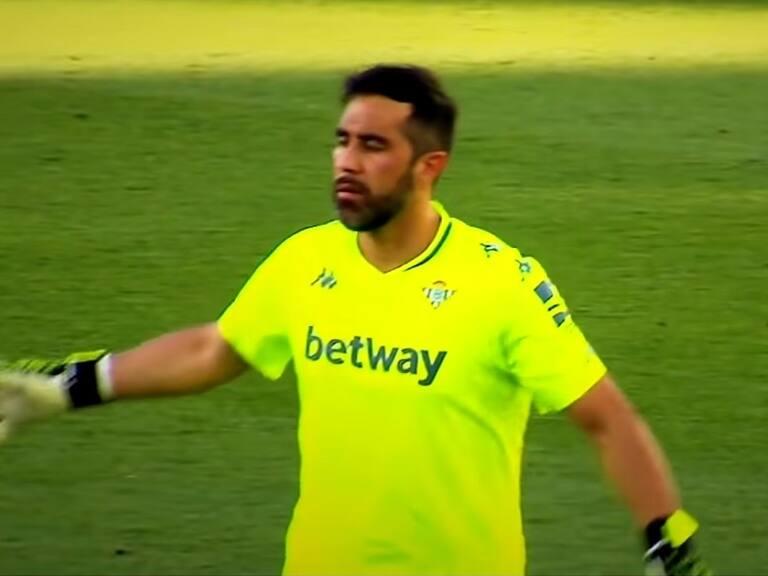 «El alma del Betis es Claudio Bravo»: En España mostraron el martirio segundo a segundo que vivió el chileno en el último partido