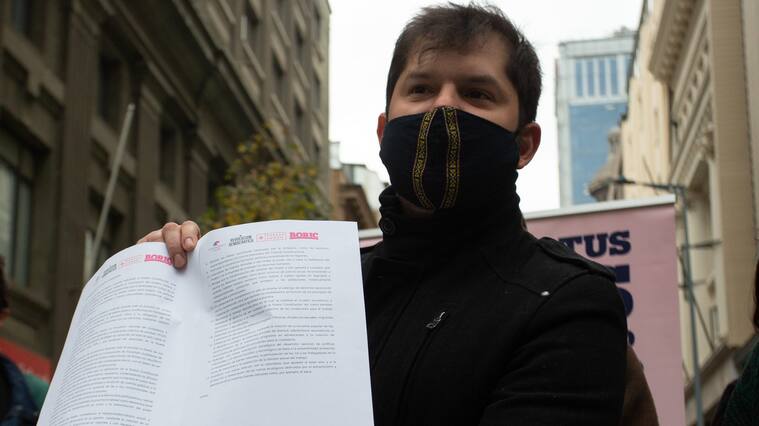 Gabriel Boric juntó las firmas
