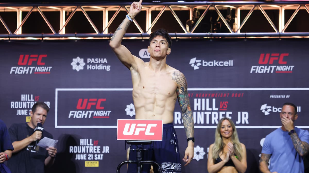 Ignacio Bahamondes podría estelarizar un evento de UFC en marzo y dos históricos luchadores aparecen como posibles rivales