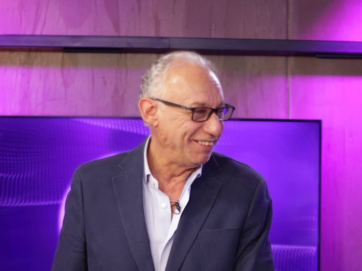 Expareja de Mauricio Israel anuncia atrevido desnudo para costear el tratamiento médico de su hija