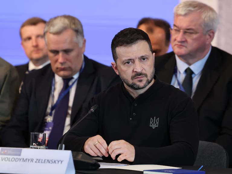 El presidente de Ucrania, Volodimir Zelenski, asiste a una cita sobre seguridad en la ciudad de Dubrovnik en Croacia