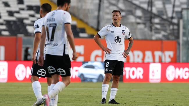 Hinchas envían saludos a Colo Colo en previa de partido clave