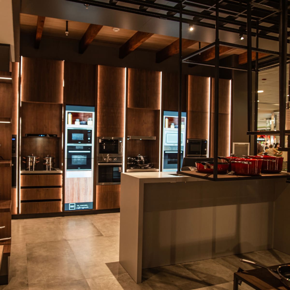 Conocida tienda inicia venta de bodega con hasta 70% de descuento: hay cafeteras, hornos, parrillas y más electrodomésticos