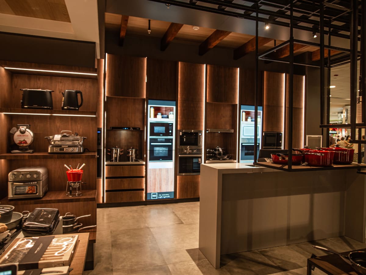 Conocida tienda inicia venta de bodega con hasta 70% de descuento: hay cafeteras, hornos, parrillas y más electrodomésticos