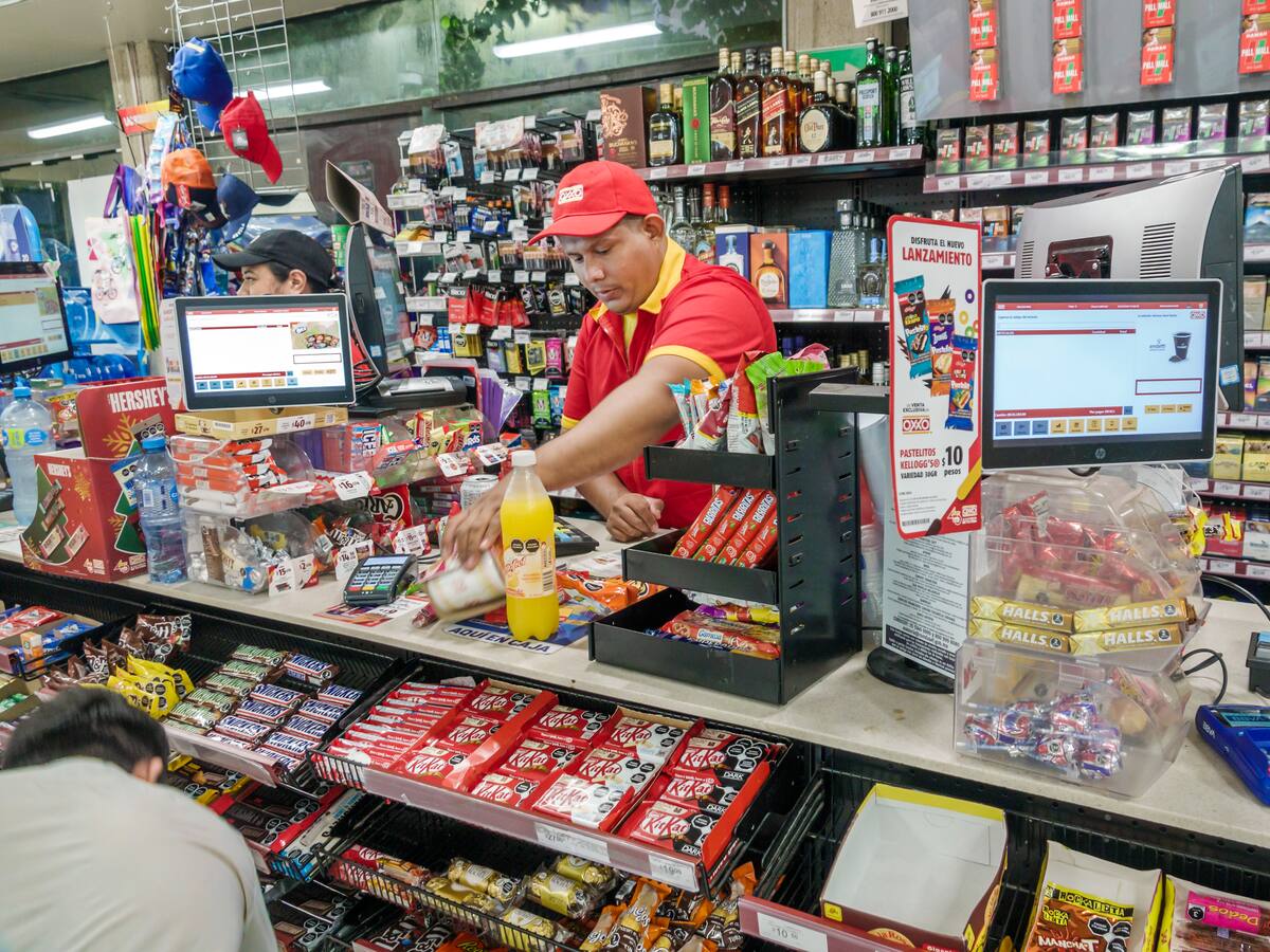 Conocida cadena de minimarket es sancionada por el TDLC con millonaria multa por entregar información falsa en operación empresarial