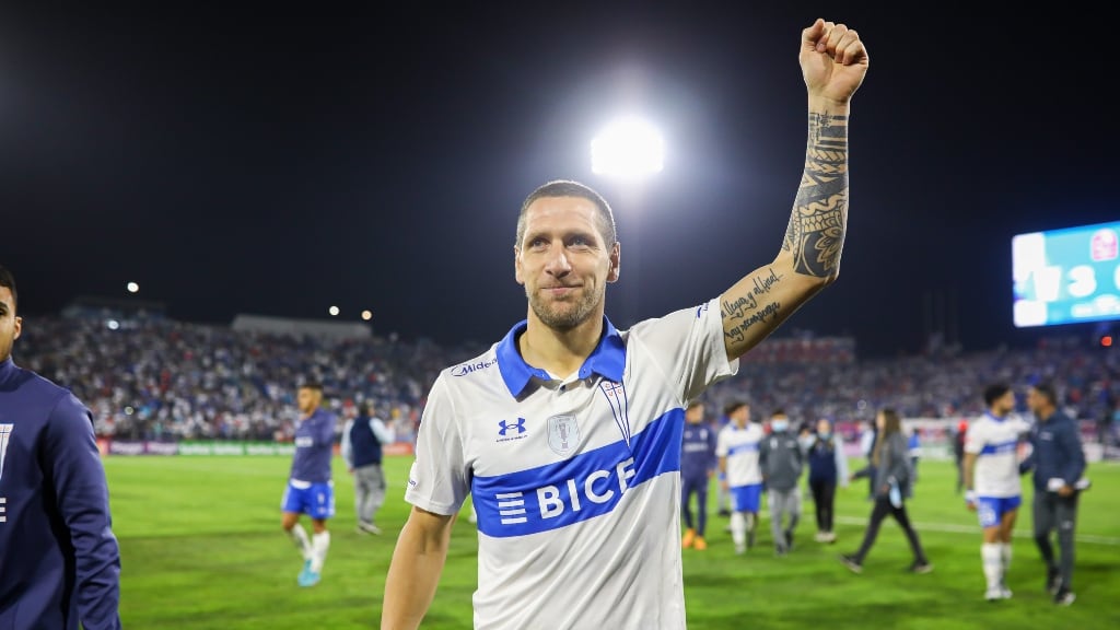Luciano Aued llama a "acatar" la sanción a la UC en la despedida de San Carlos: "No me gustaría que se naturalice la violencia como en Argentina"