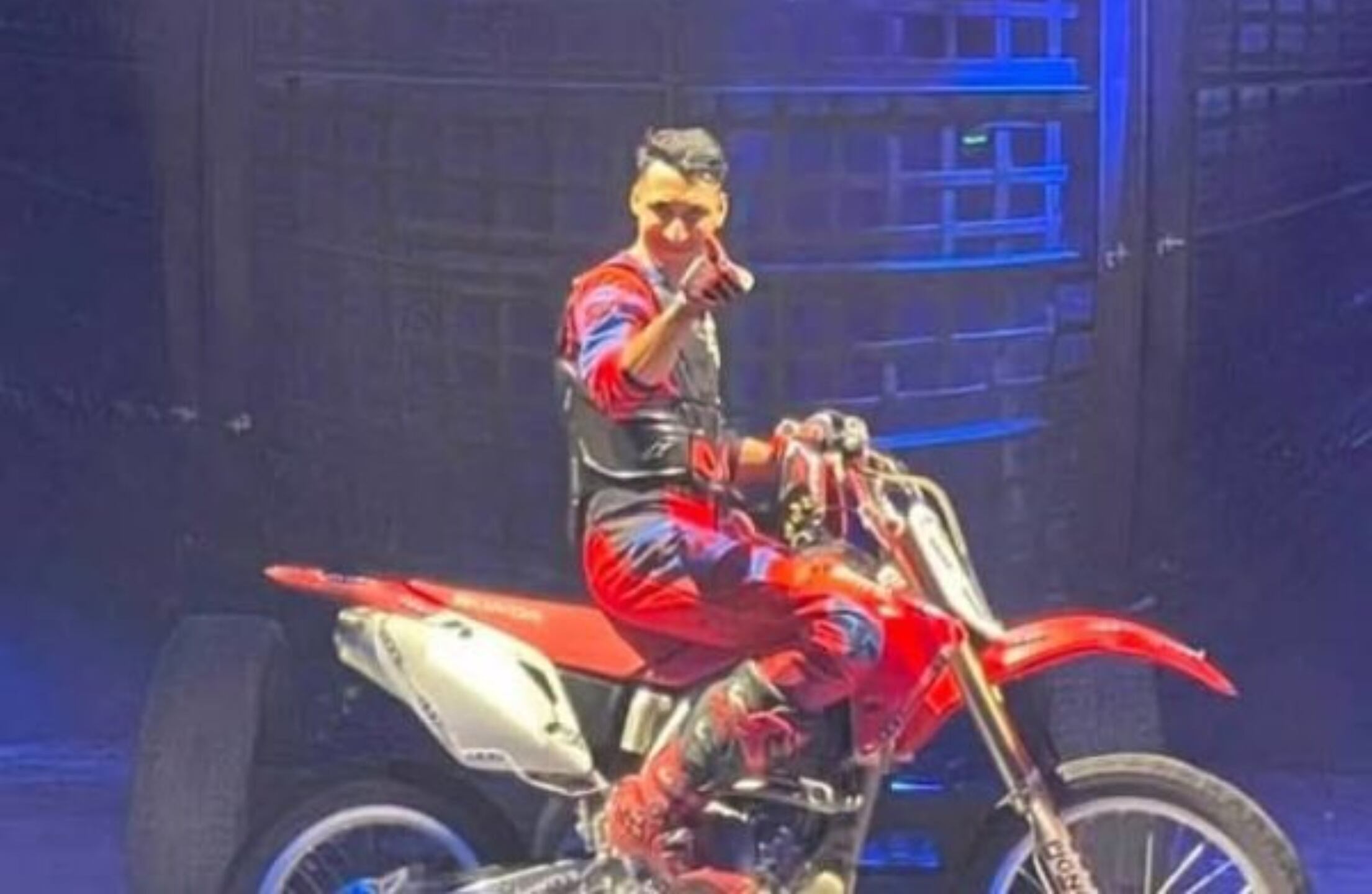 X @circusfans_ita