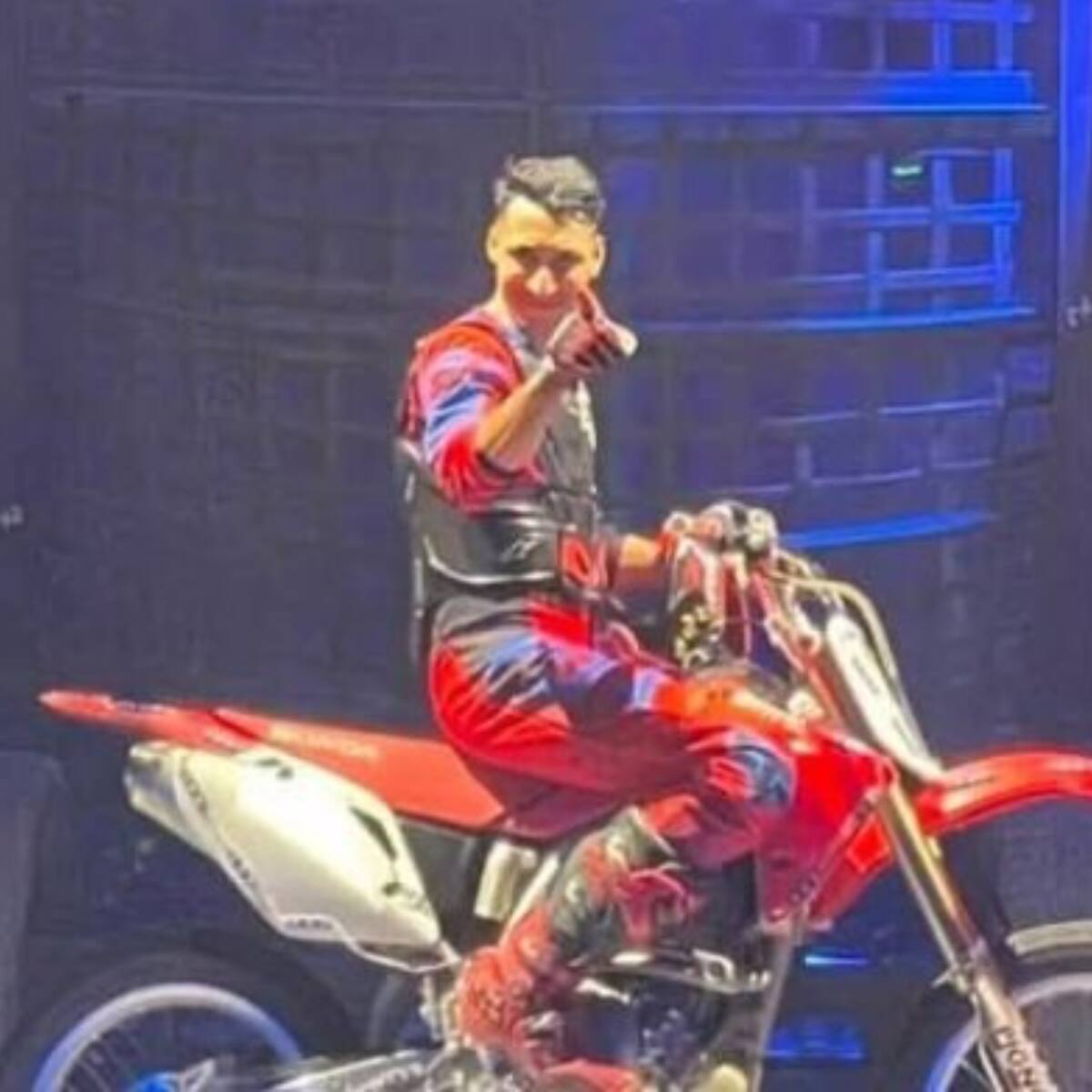 En pleno show: chileno fallece durante acrobacia con motocicletas en circo de Italia