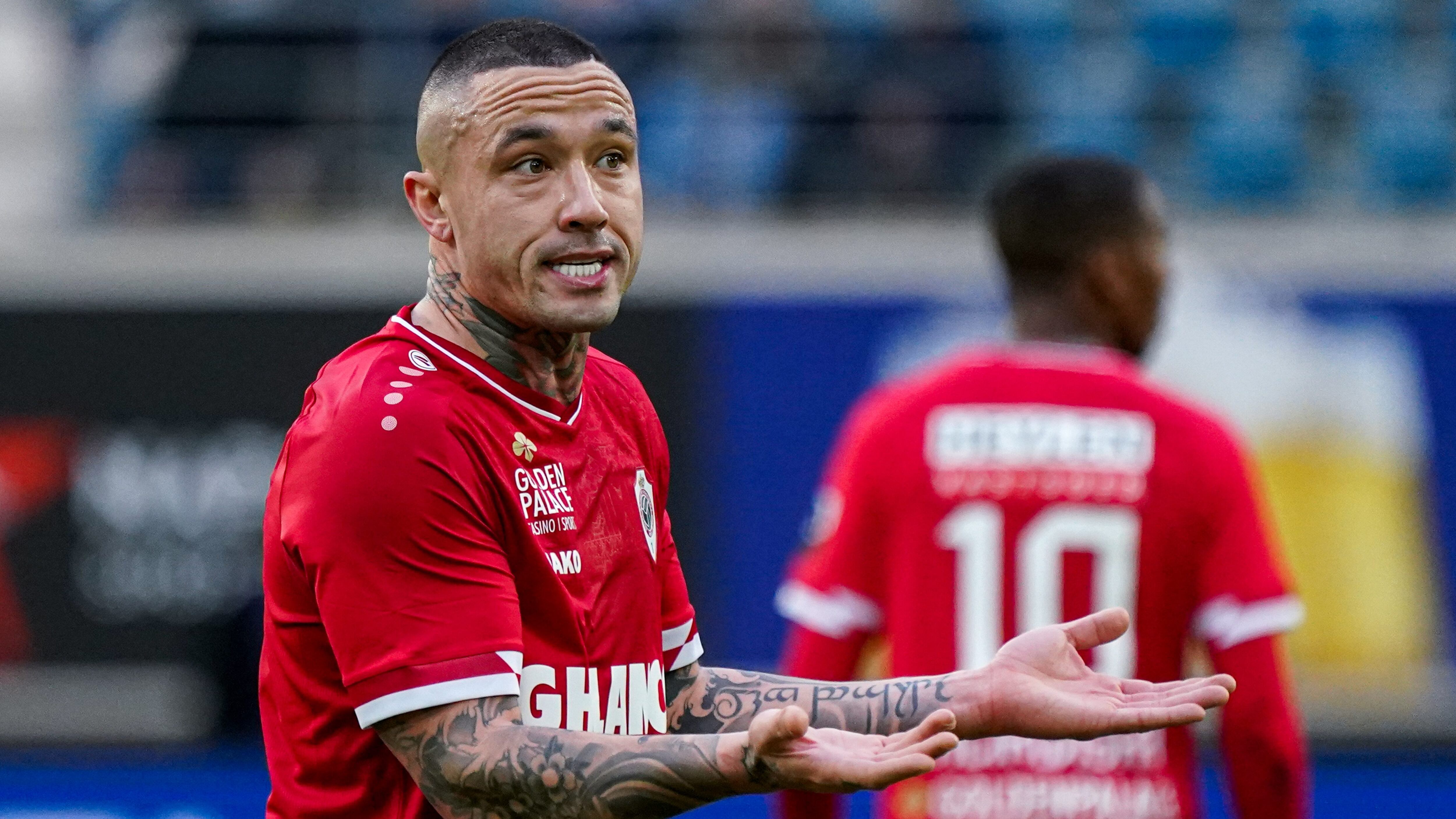 Radja Nainggolan: "Si uno bebe o fuma, no hace cosas malas"