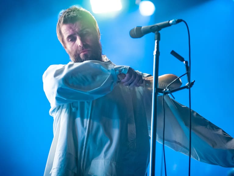 Liam Gallagher protestó contra el confinamiento en Twitter y generó debate entre sus fans