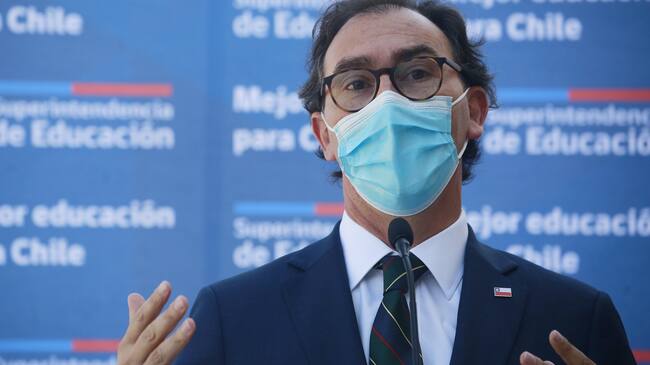 Ministro de Educación y profesores