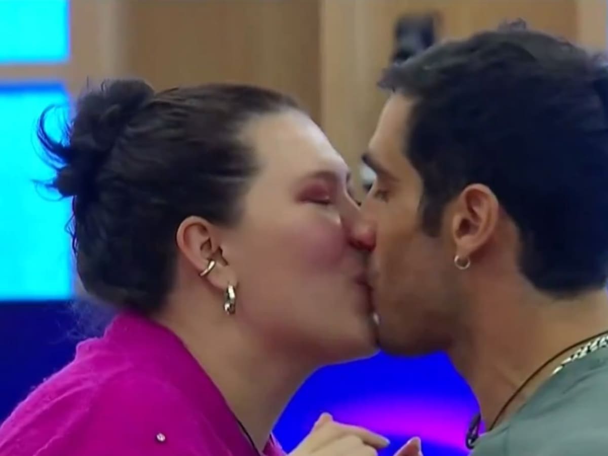 “12 años y yo sigo en este barco”: beso de Michelle Carvalho y Pedro Astorga en Gran Hermano Chile genera especulaciones sobre romance