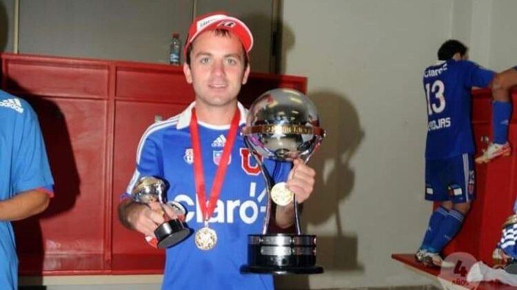 Gustavo Lorenzetti: "Apenas tengo una foto con la Sudamericana, recién la toqué en el vestuario"