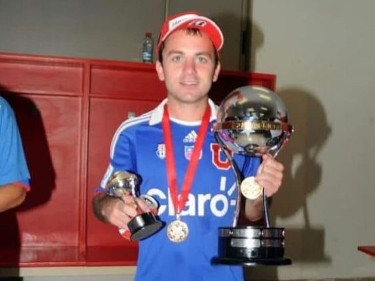 Gustavo Lorenzetti: "Apenas tengo una foto con la Sudamericana, recién la toqué en el vestuario"