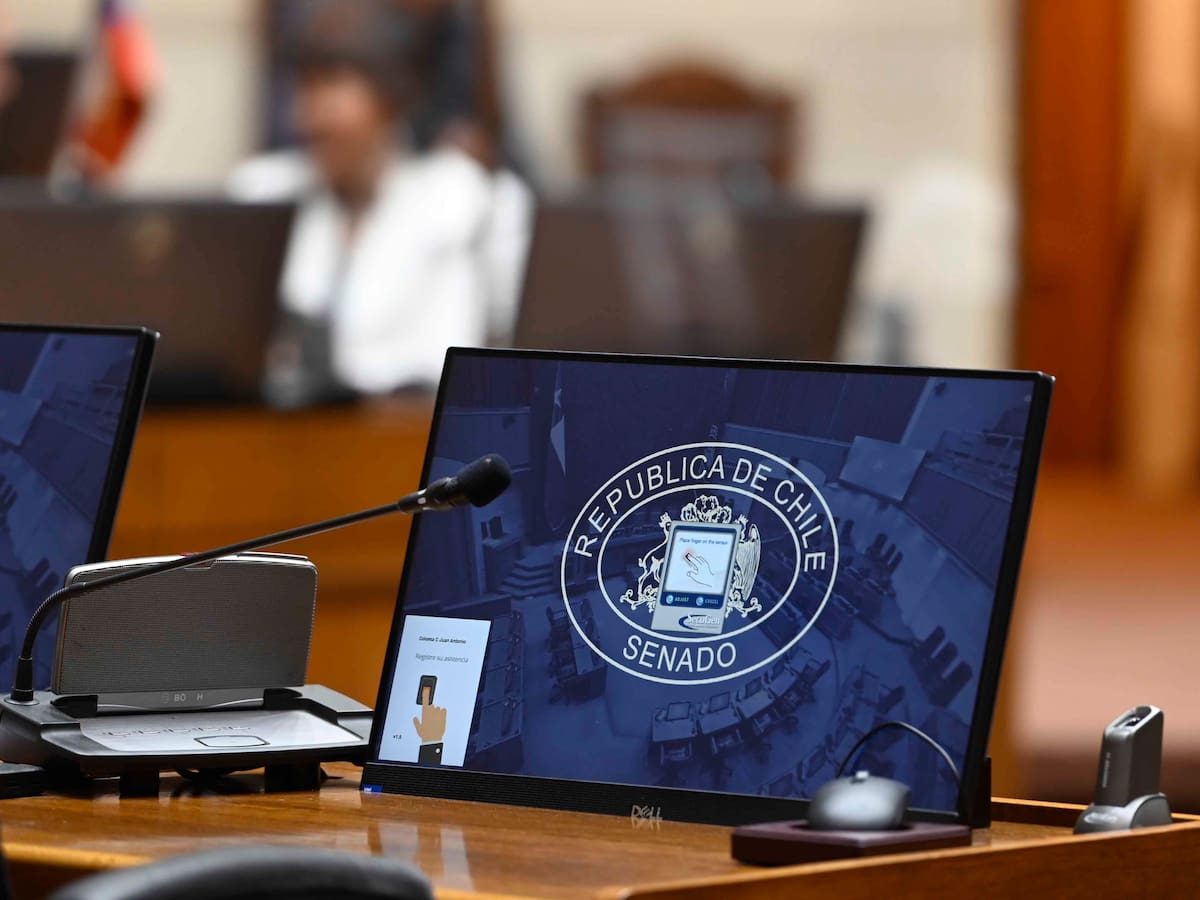 ¿Reciben o no reciben aguinaldo los parlamentarios en Chile? Senado aclara supuesta entrega de dinero por Fiestas Patrias a congresistas
