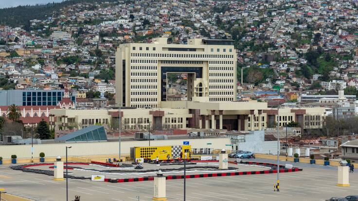 Senado inicia sumarios contra más de 10 funcionarios por licencias médicas irregulares y viajes al extranjero