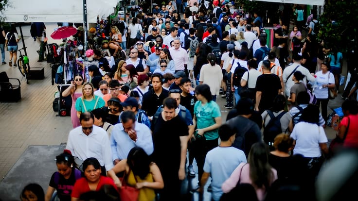 Previa navideña repleta el Costanera: se registran miles de personas en el mall y problemas en los accesos