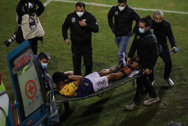 Matías Campos López se rompió el tendón de aquiles y será baja en Everton