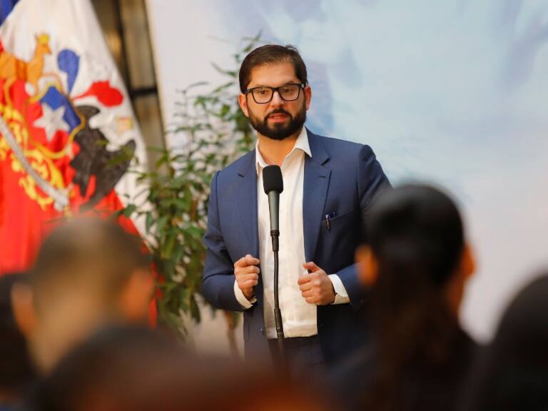 “Está en nuestras manos que nadie se quede atrás”: Presidente Boric llama a voluntarios para trabajar en el desarrollo de habilidades de lectura en niños